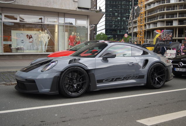 Porsche 992 GT3 RS Weissach Package