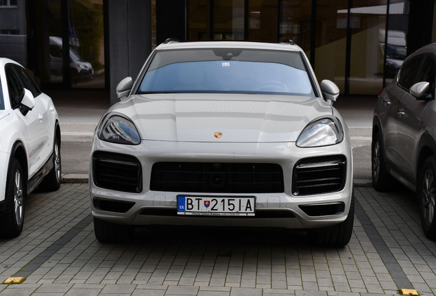 Porsche 9YA Cayenne GTS