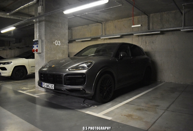 Porsche 9YA Cayenne GTS