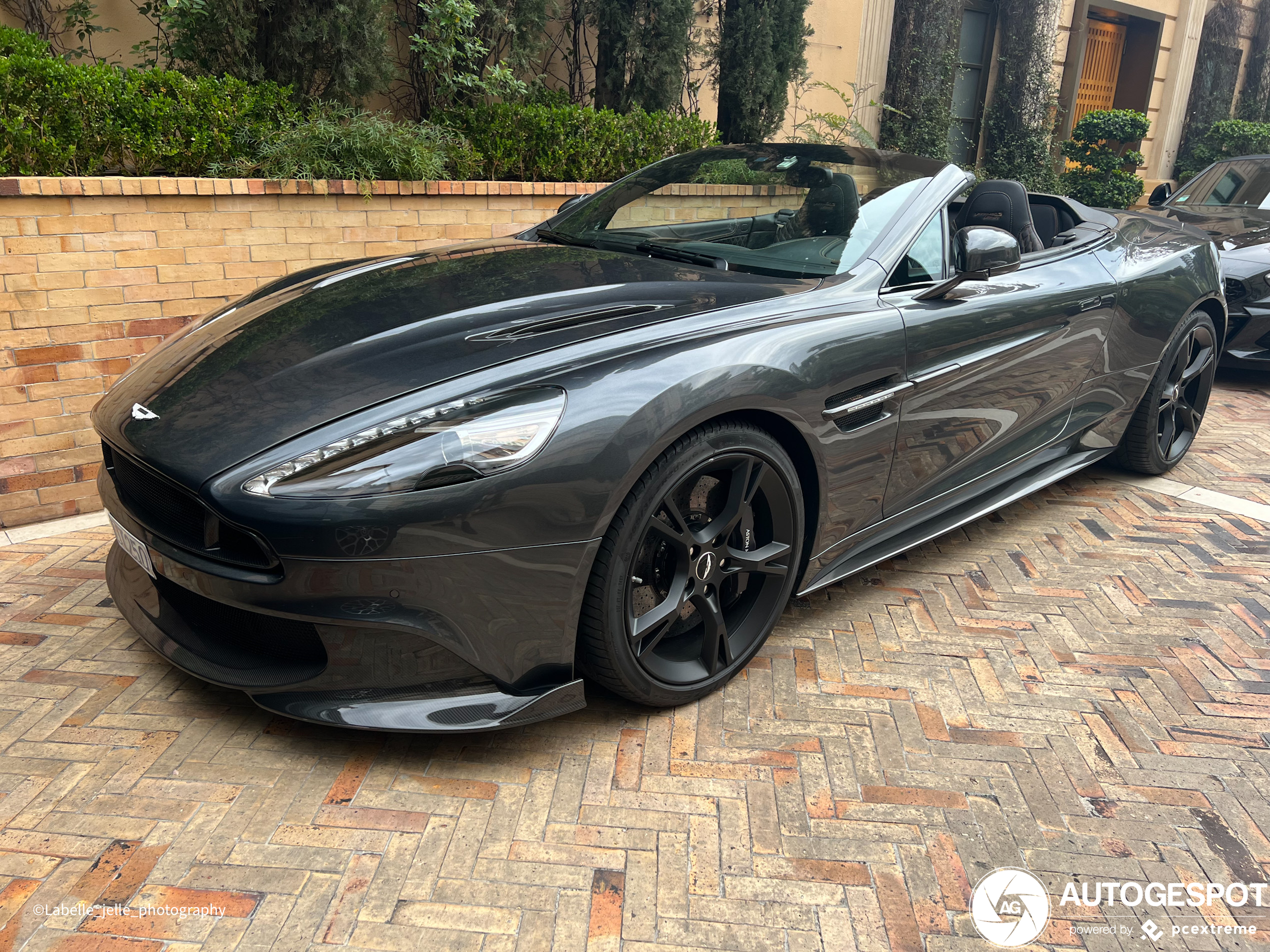 Aston Martin Vanquish S Volante 2017 Ultimate Edition