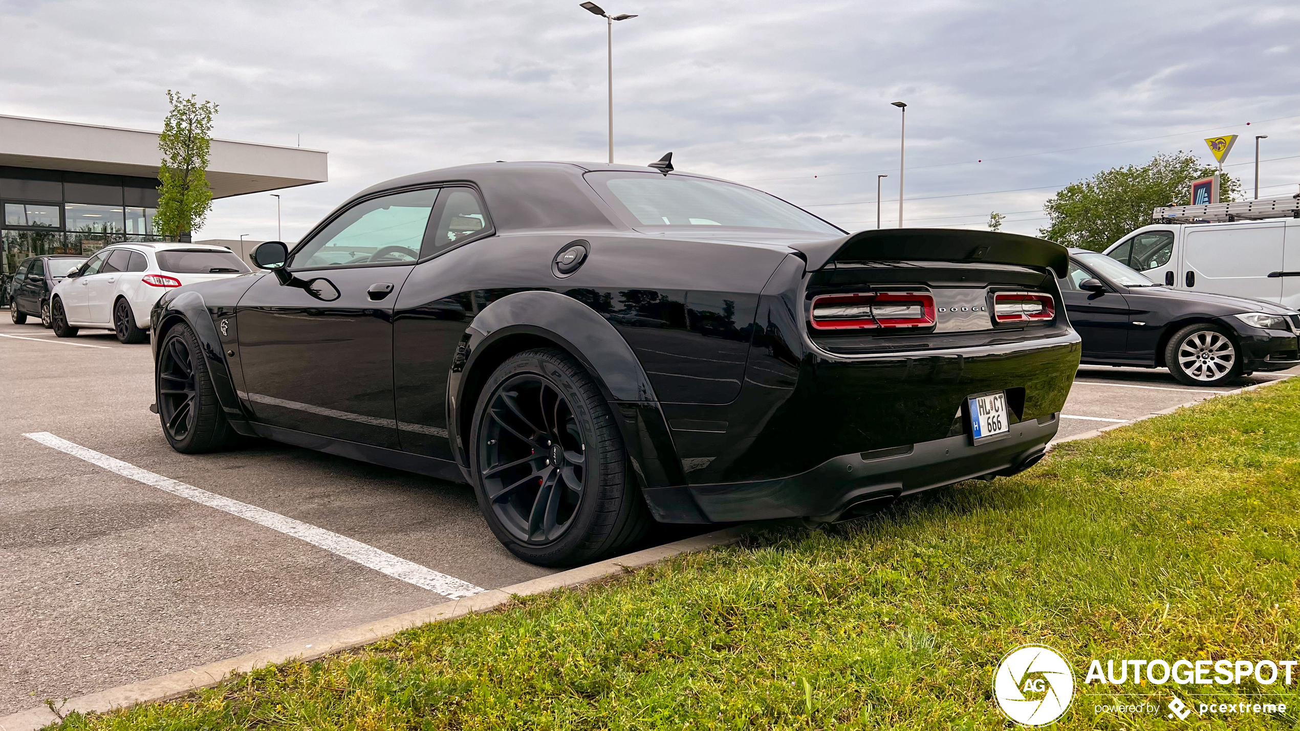 Hellcat Back Dodge Challenger SRT Hellcat Widebody - 11 May 2023 - Autogespot