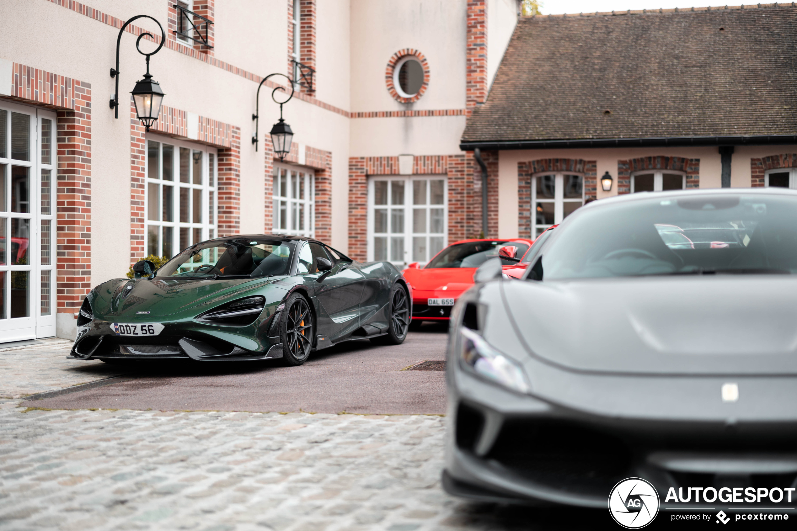 Beautiful pictures of an equally beautiful 765LT