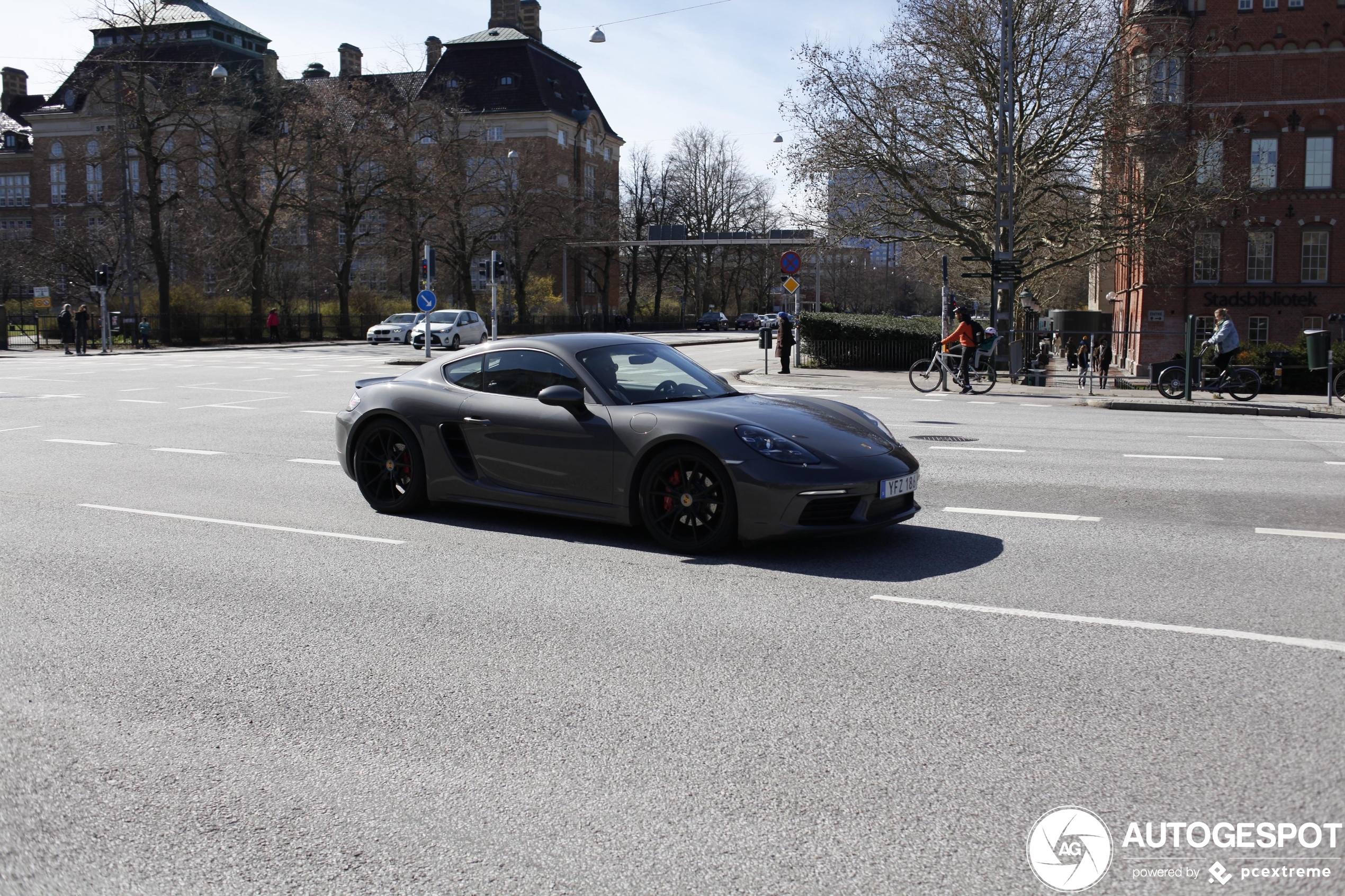 Porsche 718 Cayman S