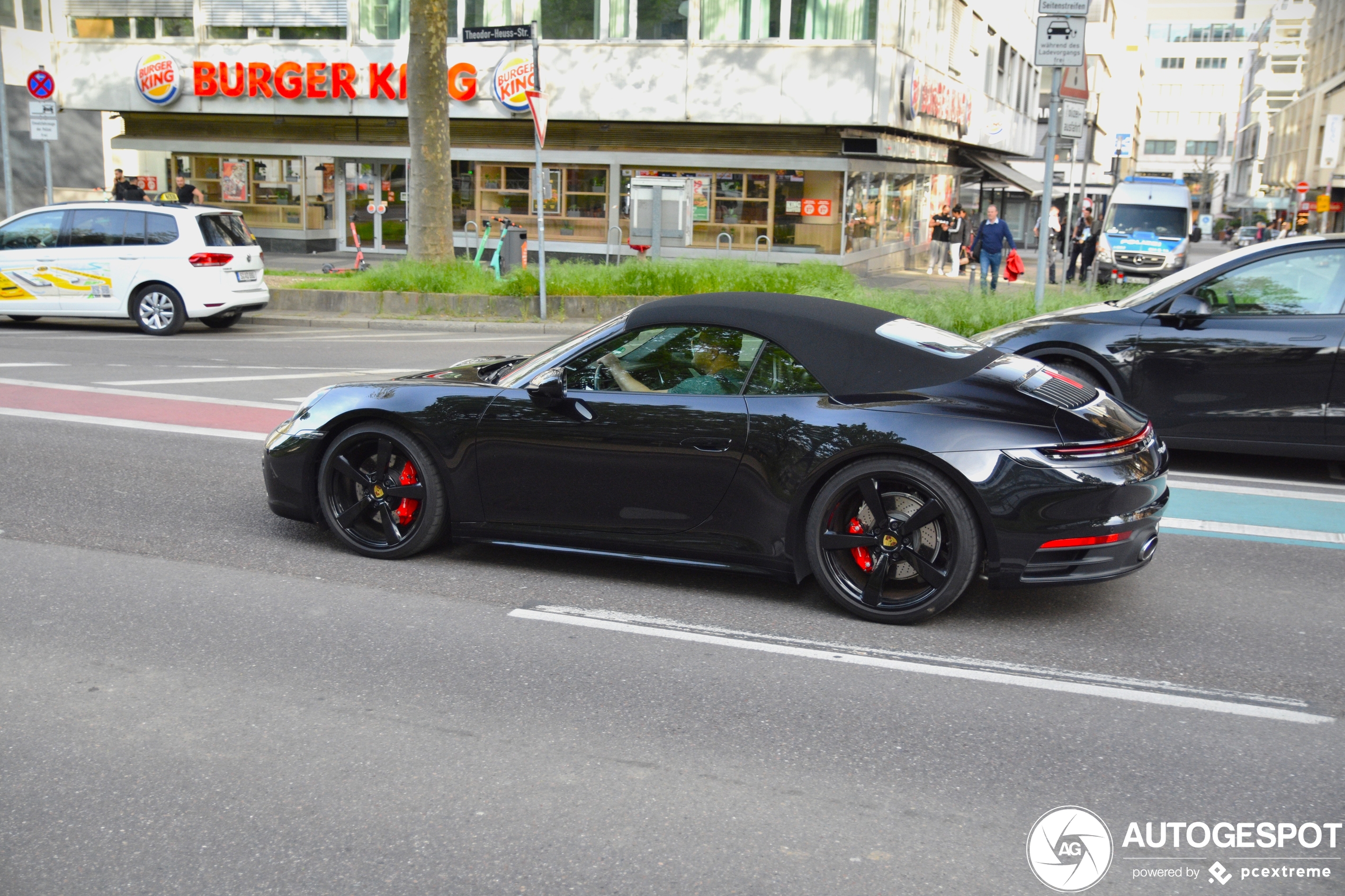 Porsche 992 Carrera 4S Cabriolet