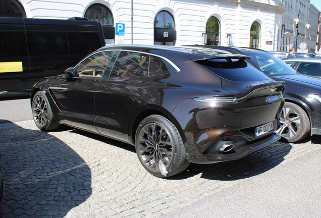 Aston Martin DBX