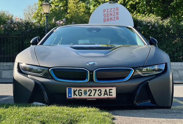 BMW i8