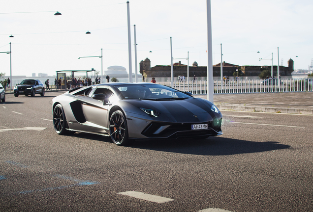 Lamborghini Aventador S LP740-4 Roadster