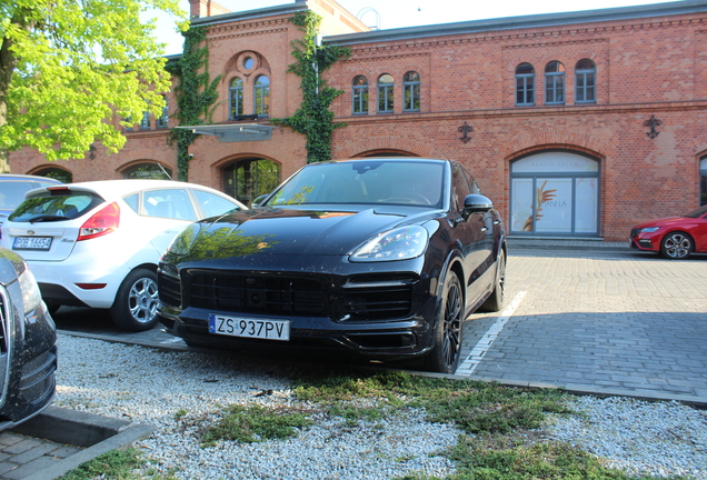 Porsche 9YA Cayenne GTS