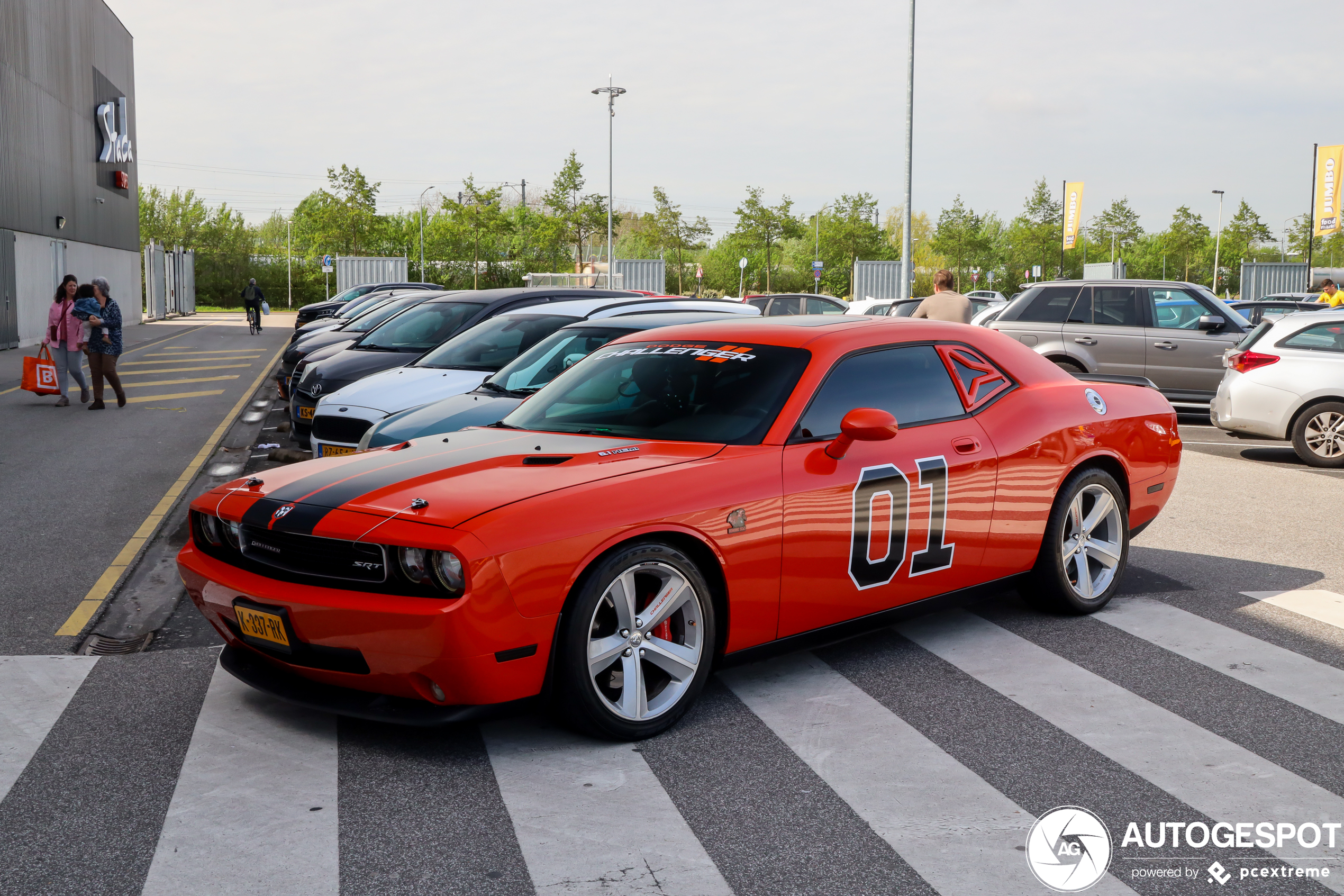 Dodge Challenger SRT-8