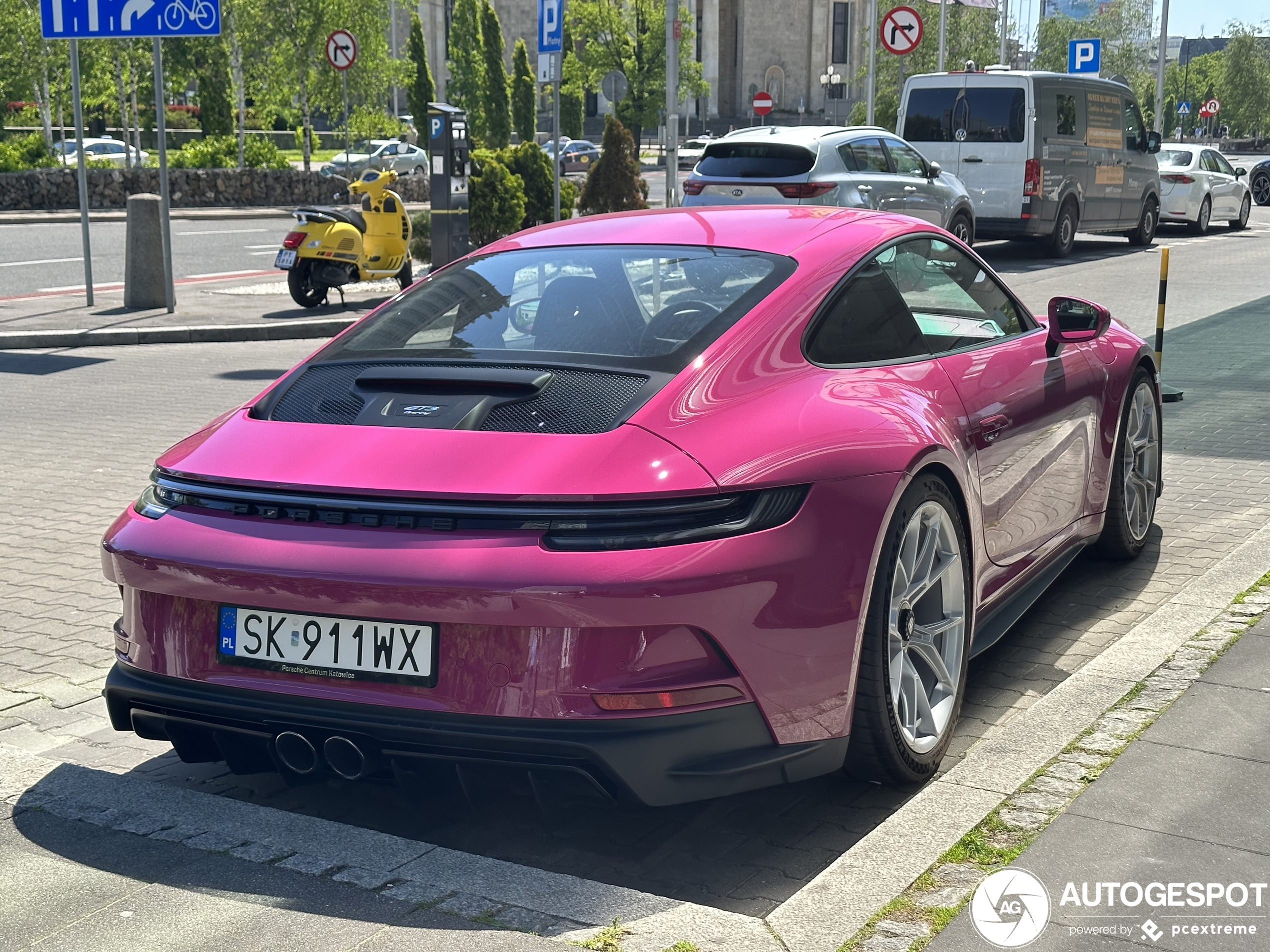 Roze GT3 Touring steelt de show in Warschau