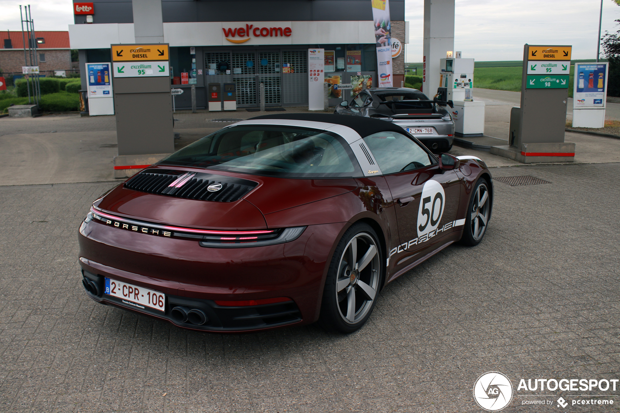 Porsche 992 Targa 4S Heritage Design Edition