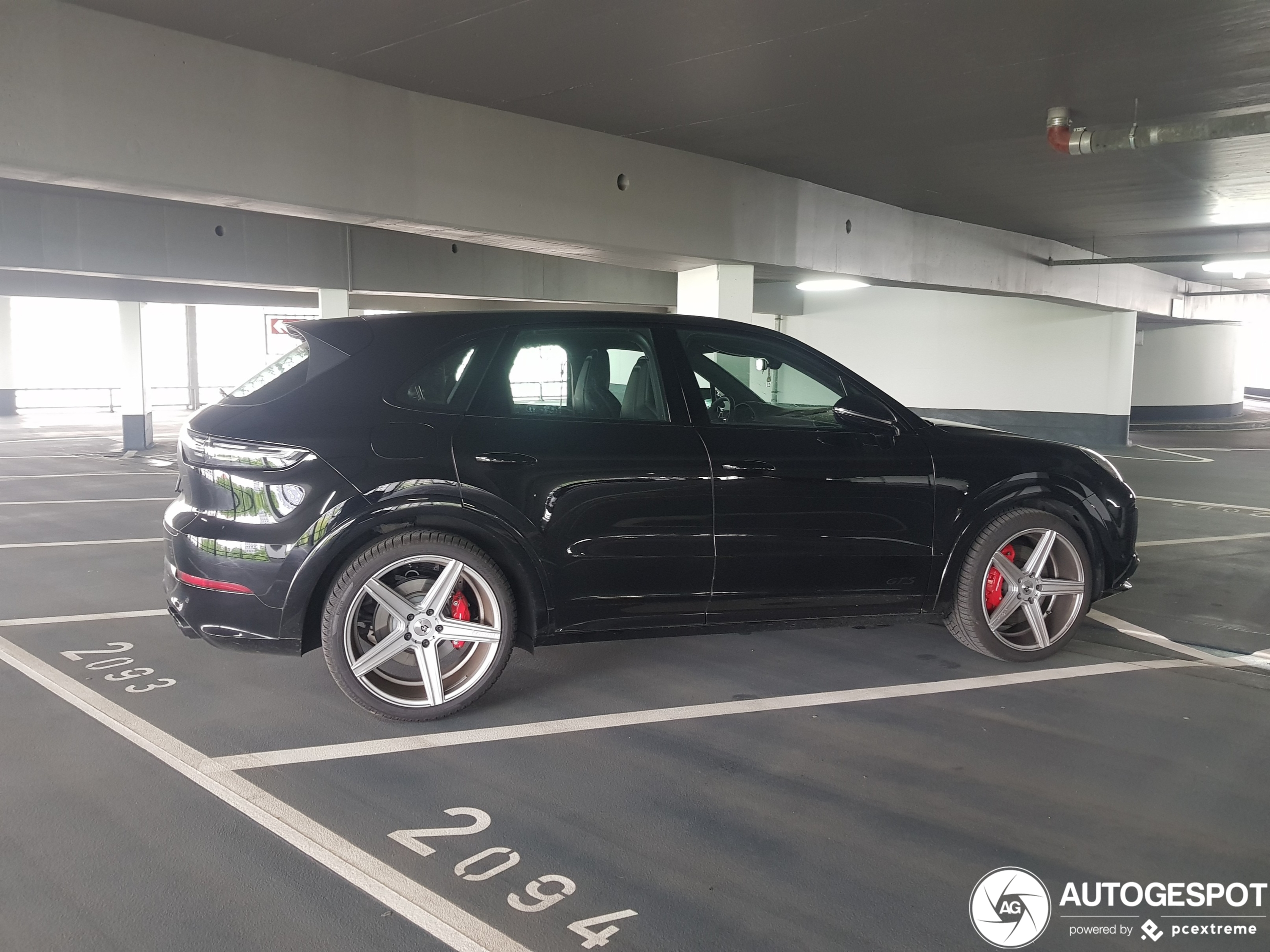 Porsche 9YA Cayenne GTS