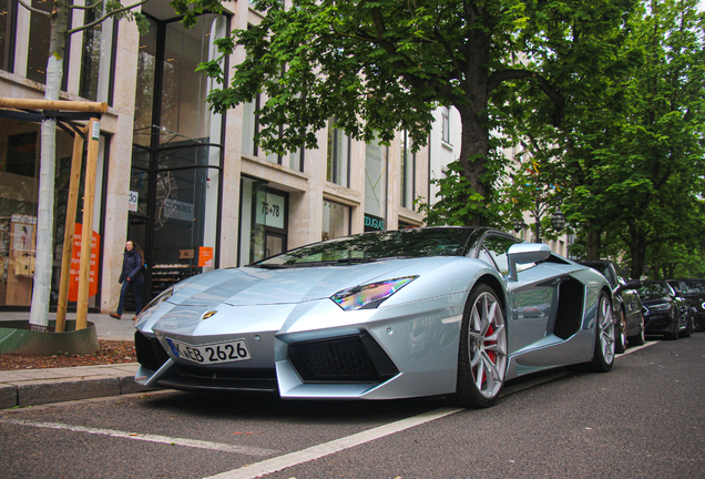 Lamborghini Aventador LP700-4 Roadster