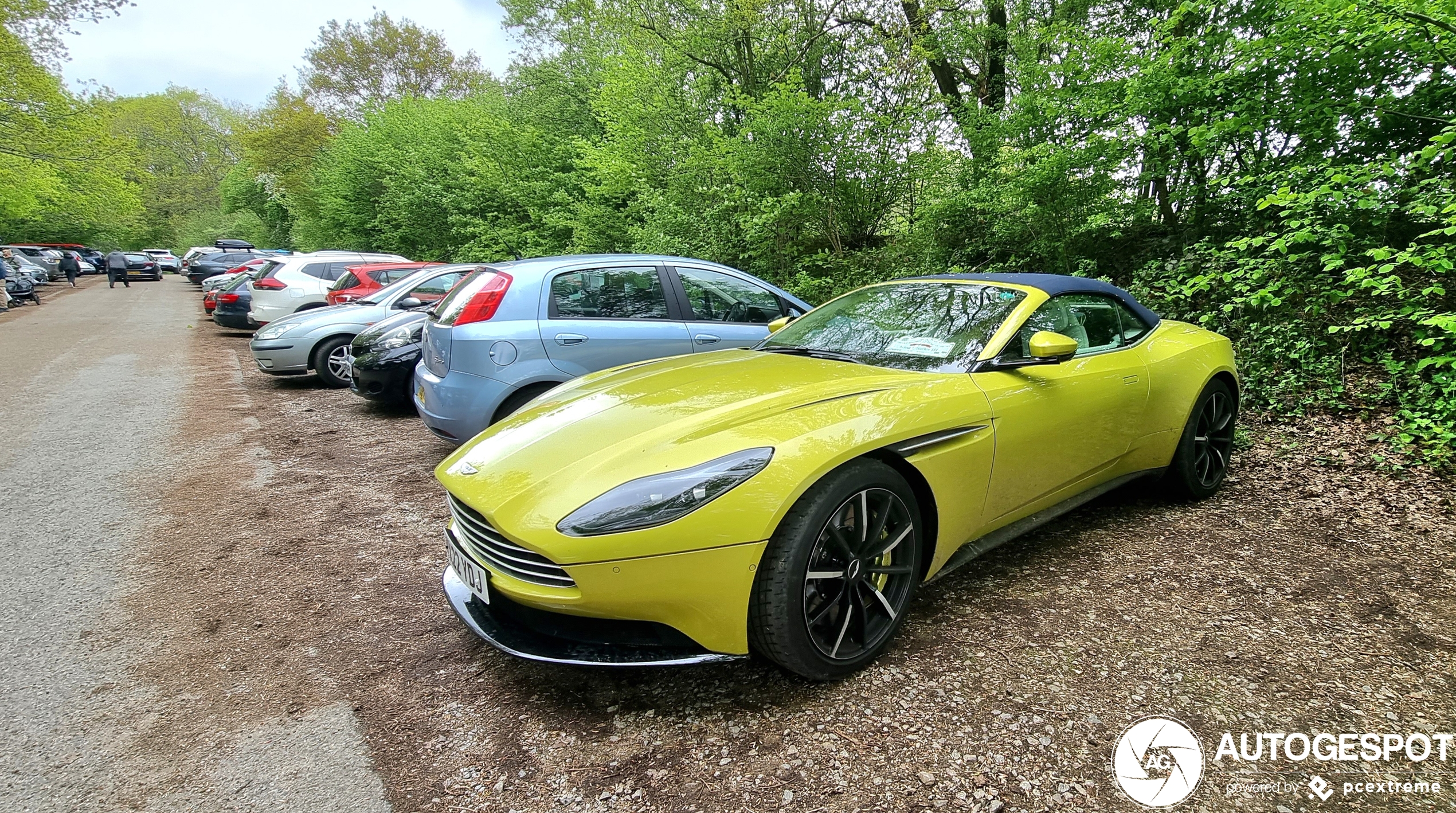 Aston Martin DB11 V8 Volante