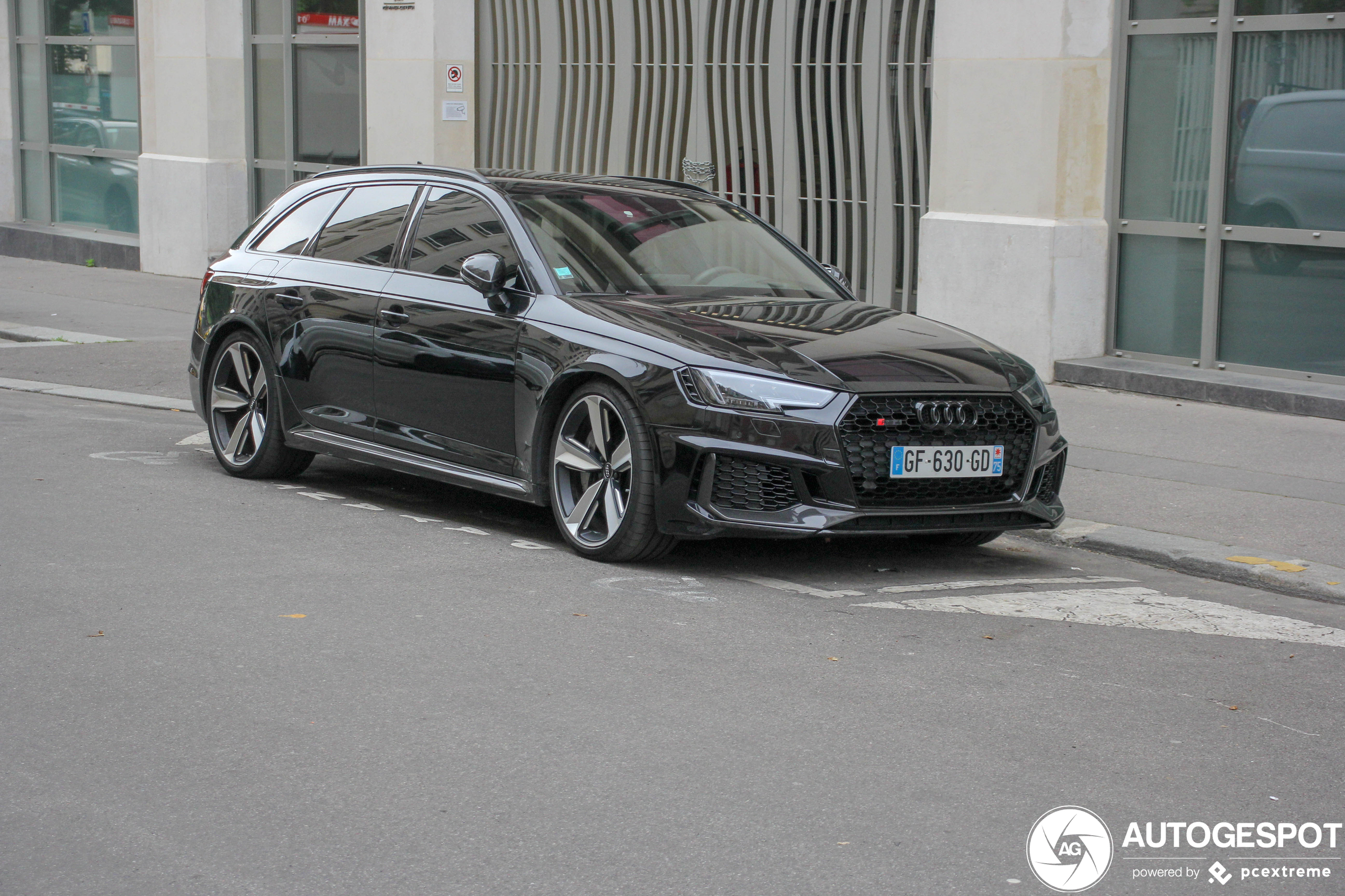 Audi RS4 Avant B9