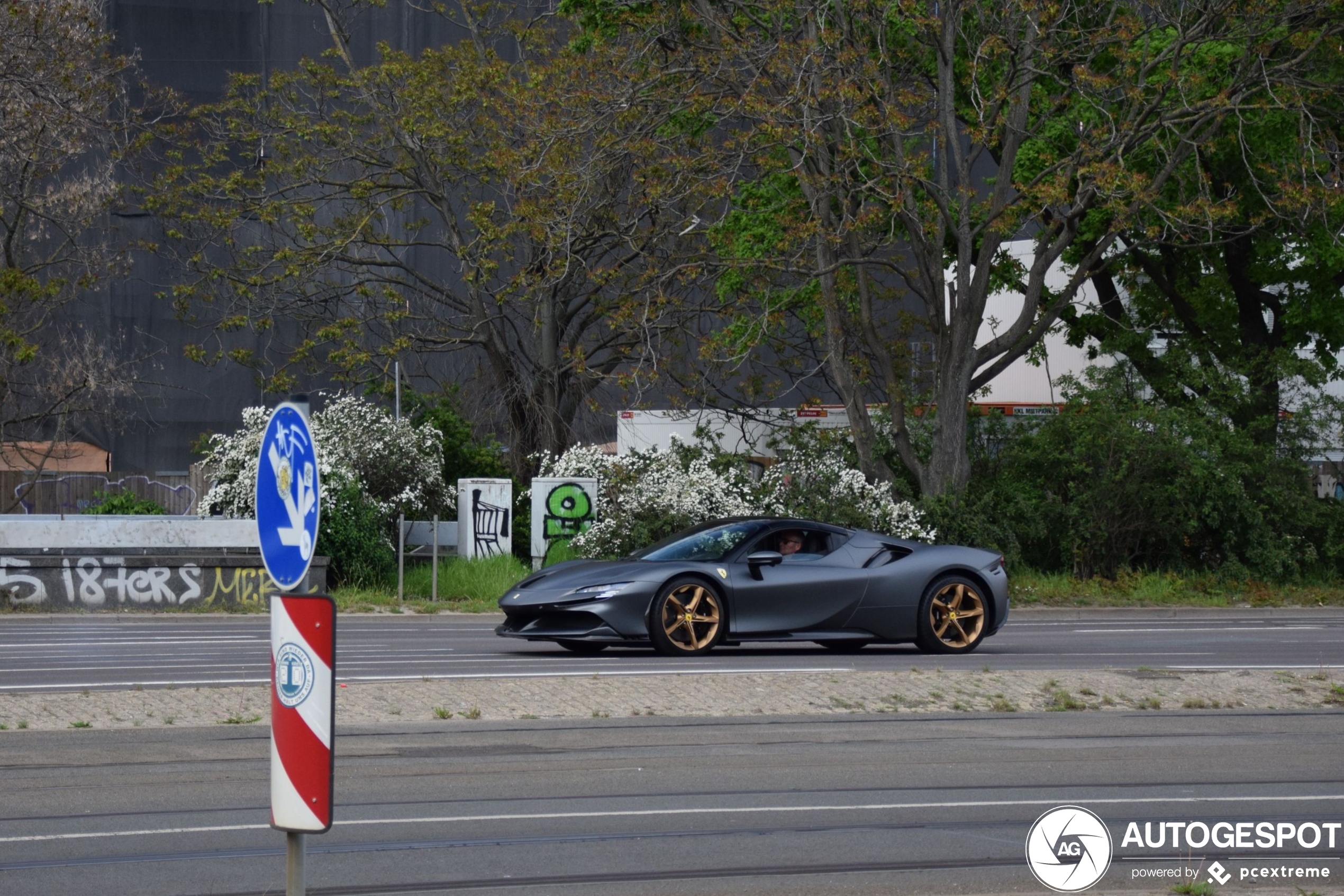 Ferrari SF90 Spider