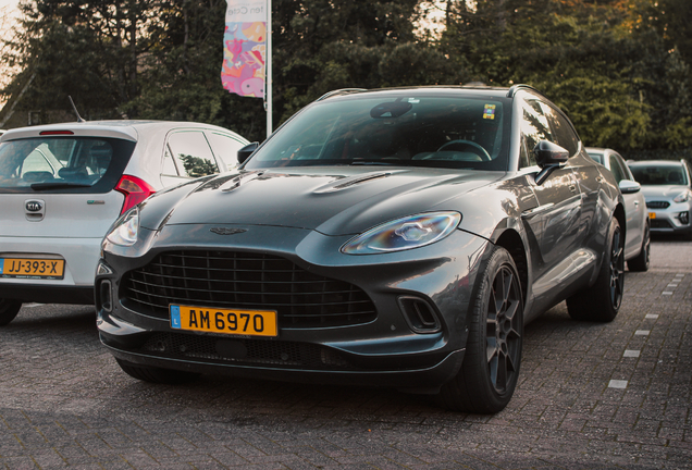 Aston Martin DBX