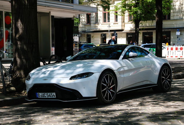 Aston Martin V8 Vantage 2018