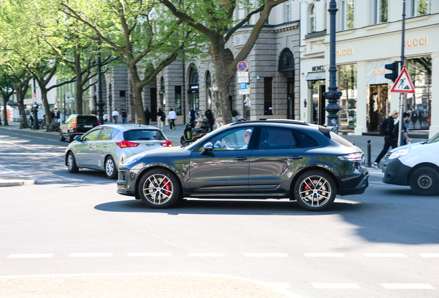 Porsche 95B Macan GTS MkIII