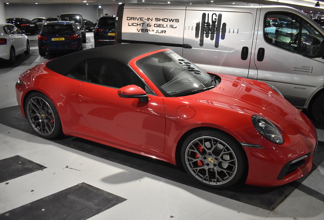 Porsche 992 Carrera 4S Cabriolet