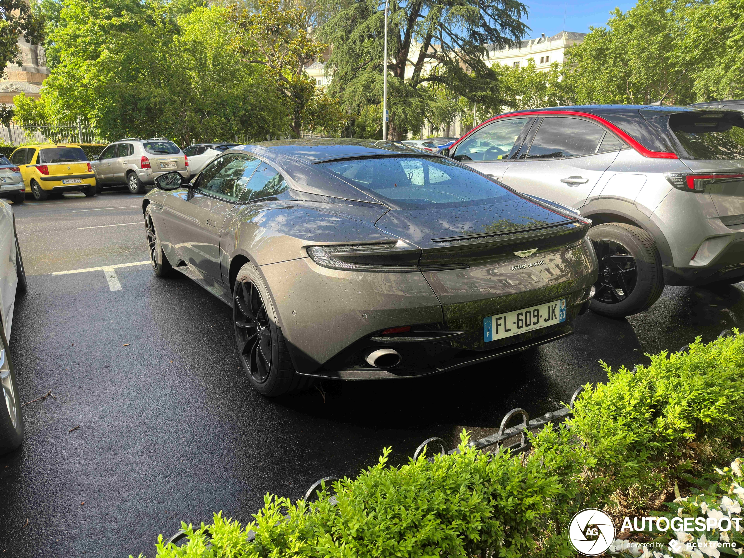 Aston Martin DB11 AMR