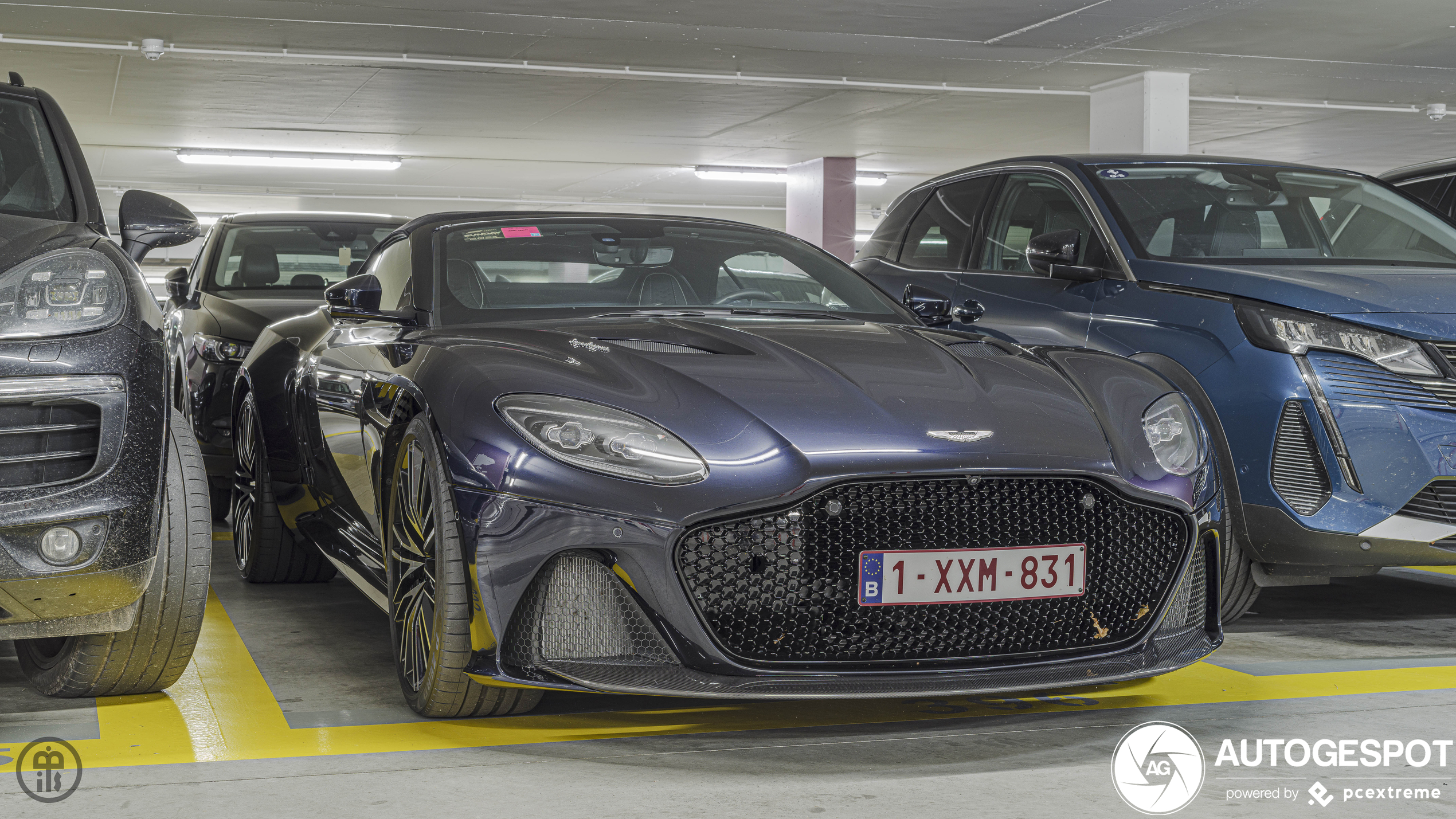 Aston Martin DBS Superleggera Volante