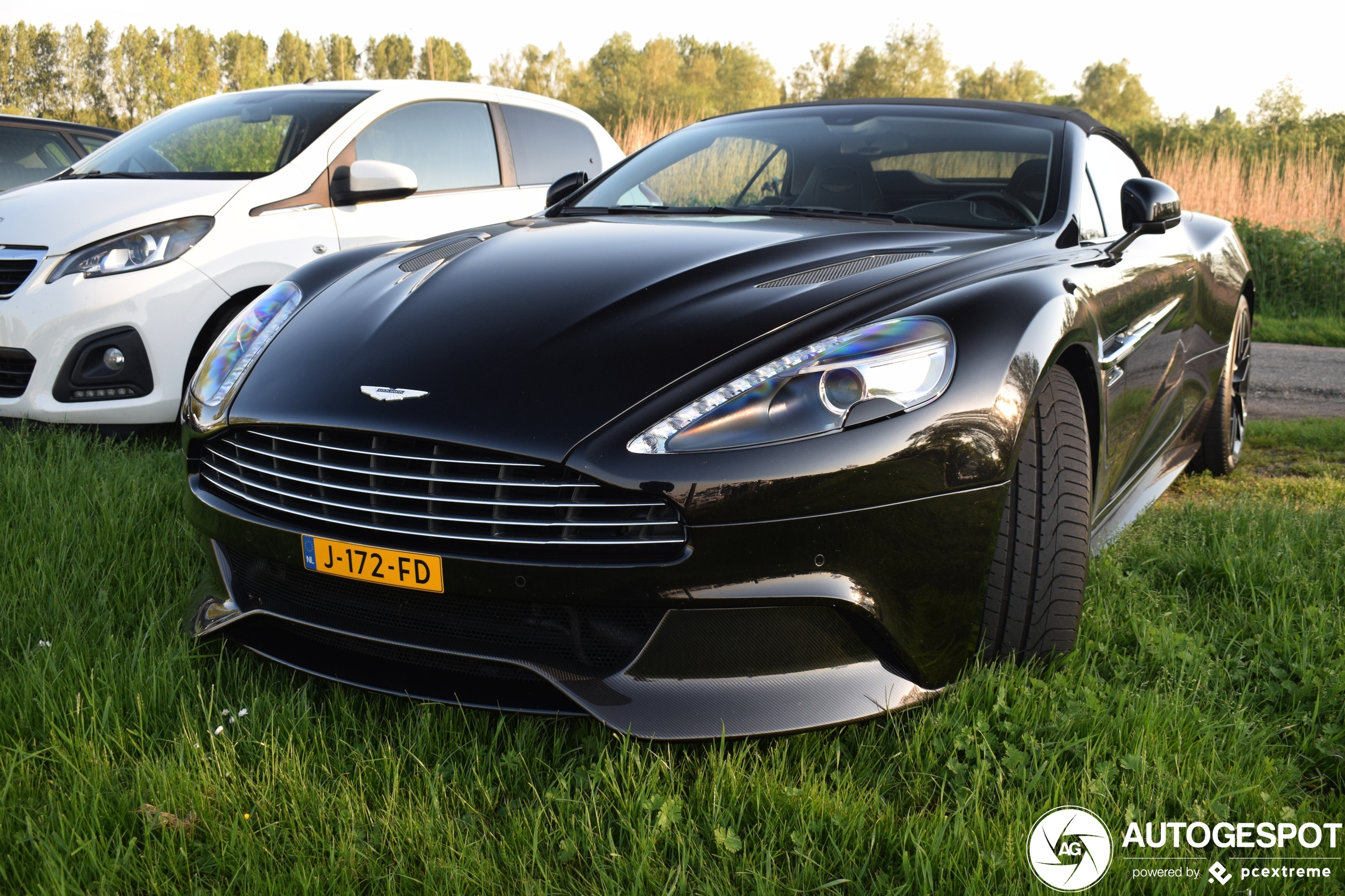 Aston Martin Vanquish Volante