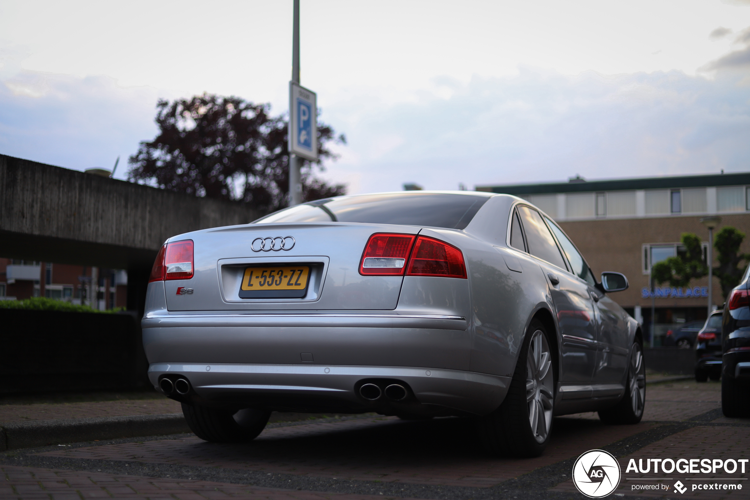 Audi S8 D3