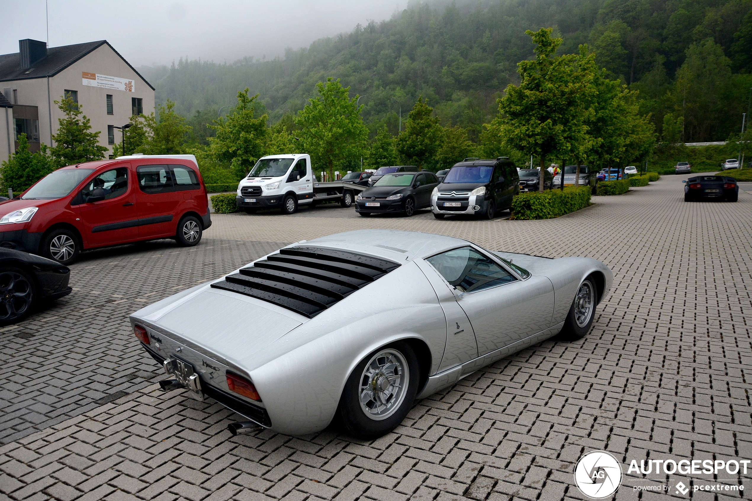 Beautiful Lamborghini combination shows up in Remouchamps