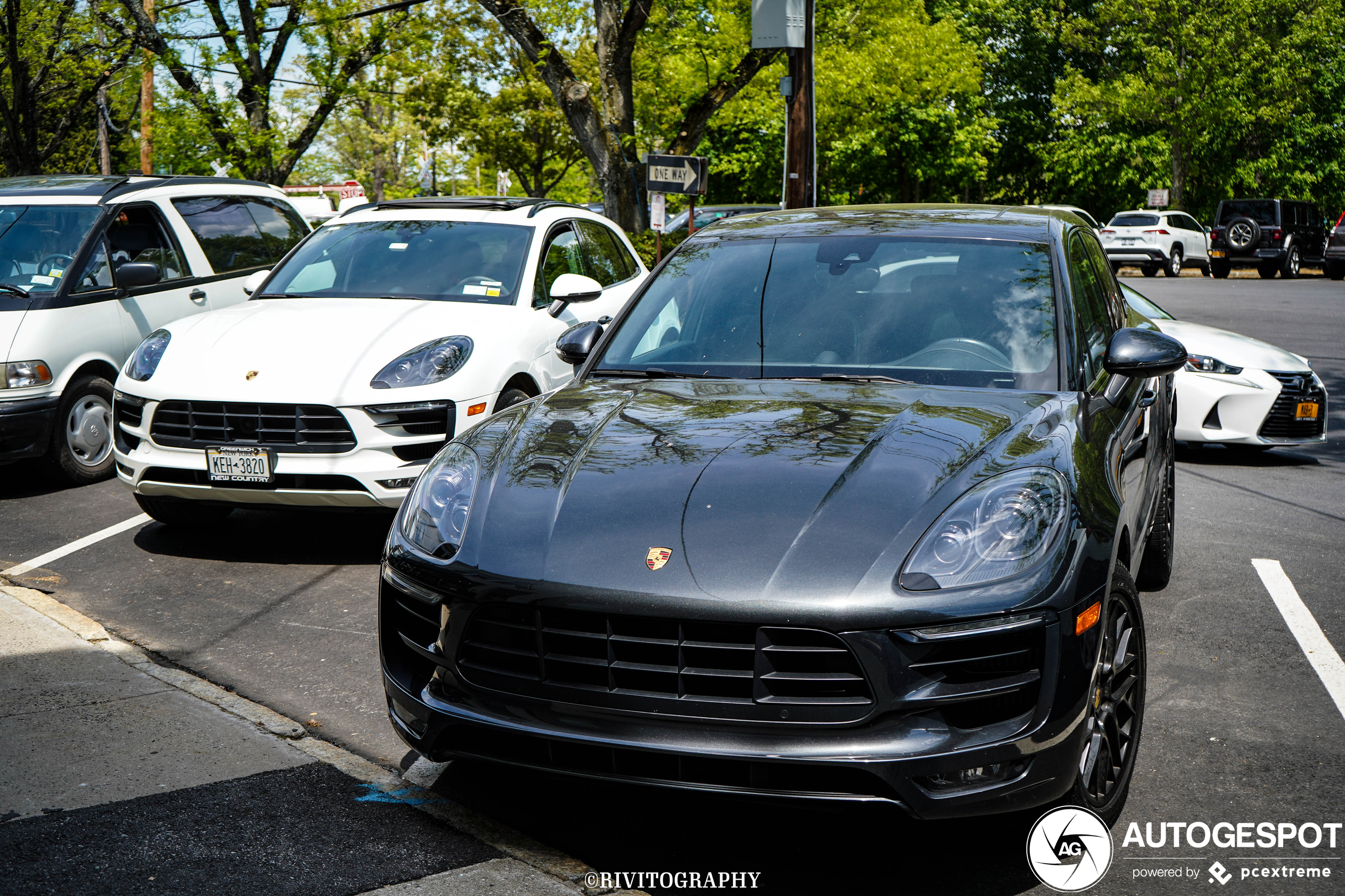 Porsche 95B Macan GTS