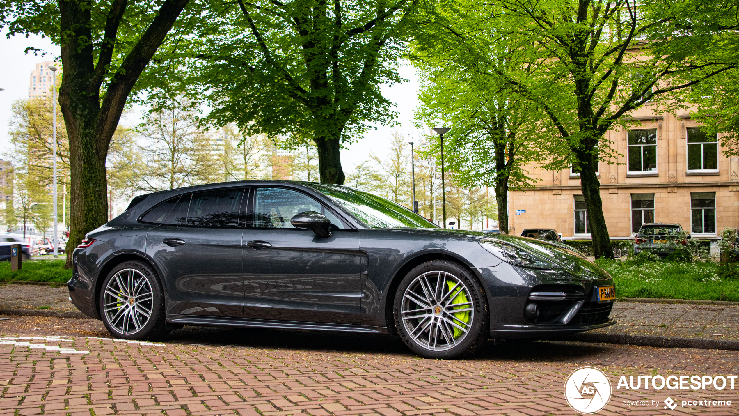 Porsche 971 Panamera Turbo S E-Hybrid Sport Turismo