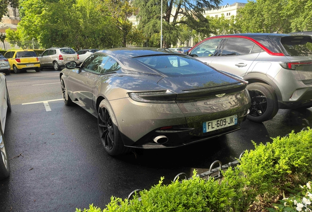 Aston Martin DB11 AMR