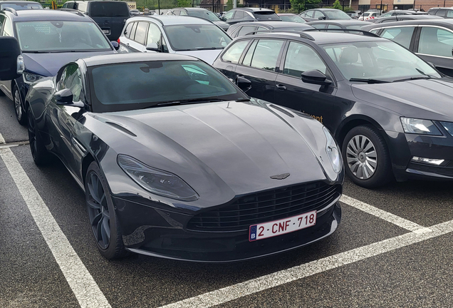 Aston Martin DB11 V8