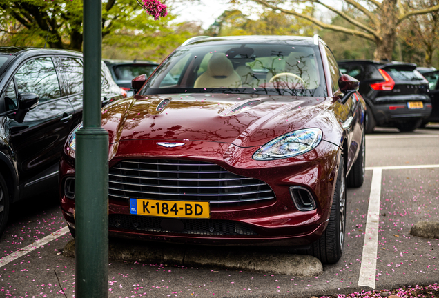 Aston Martin DBX