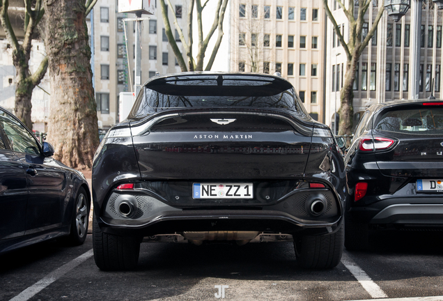 Aston Martin DBX