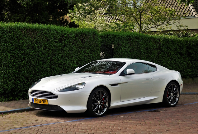 Aston Martin Virage 2011