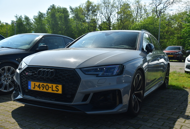 Audi RS4 Avant B9