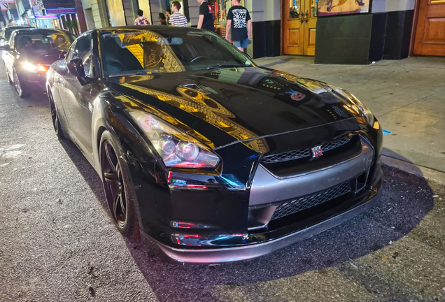 Nissan GT-R