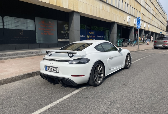 Porsche 718 Cayman GT4