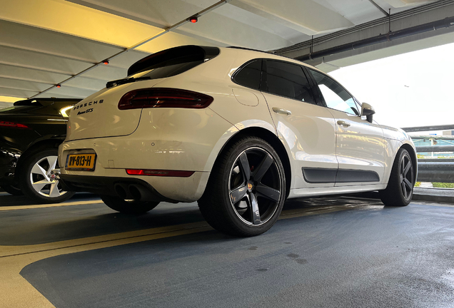 Porsche 95B Macan GTS