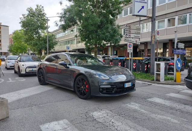 Porsche 971 Panamera GTS Sport Turismo