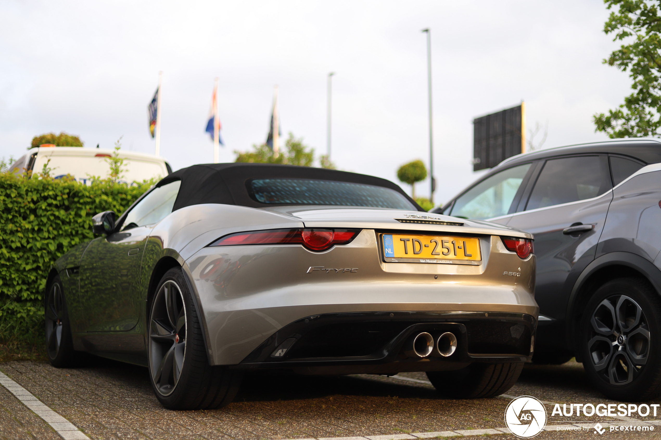 Jaguar F-TYPE P380 Convertible