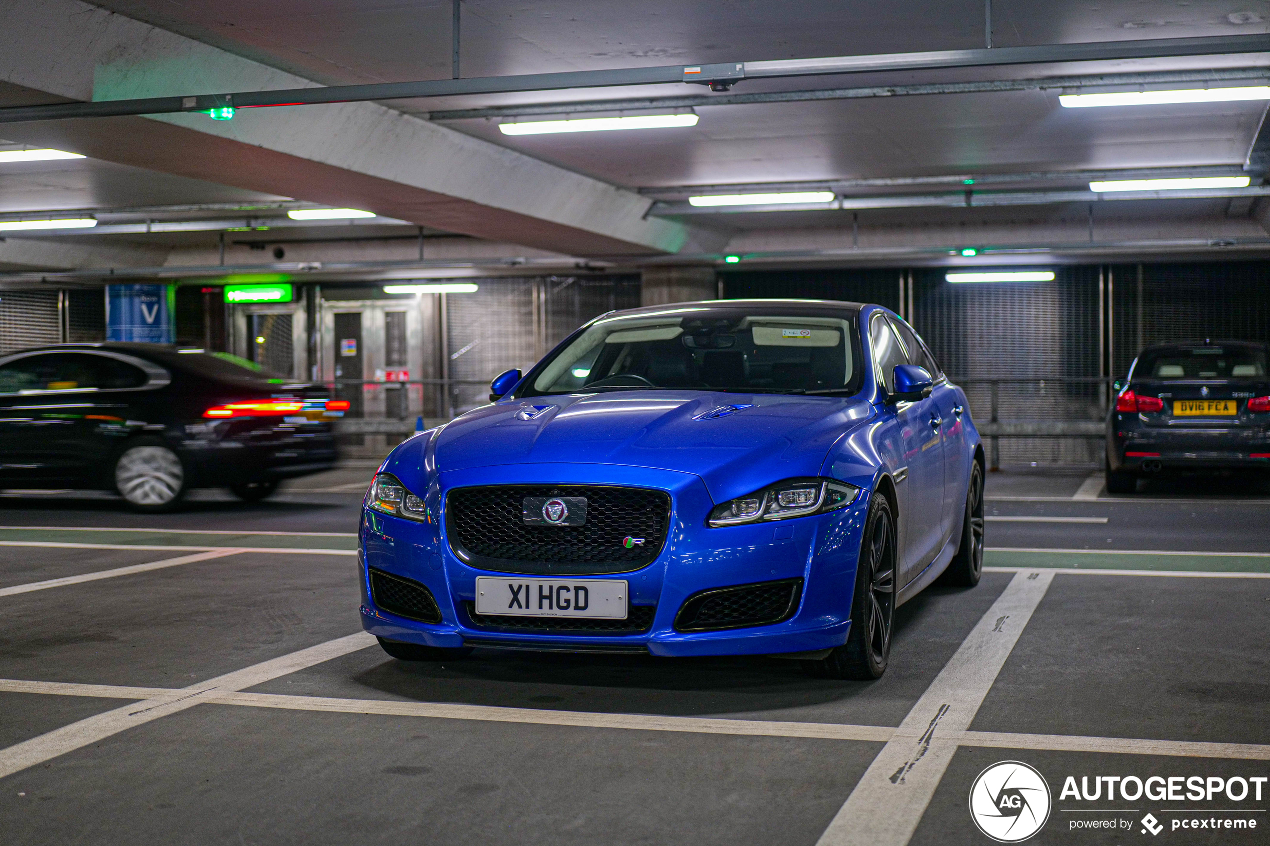 Jaguar XJR575