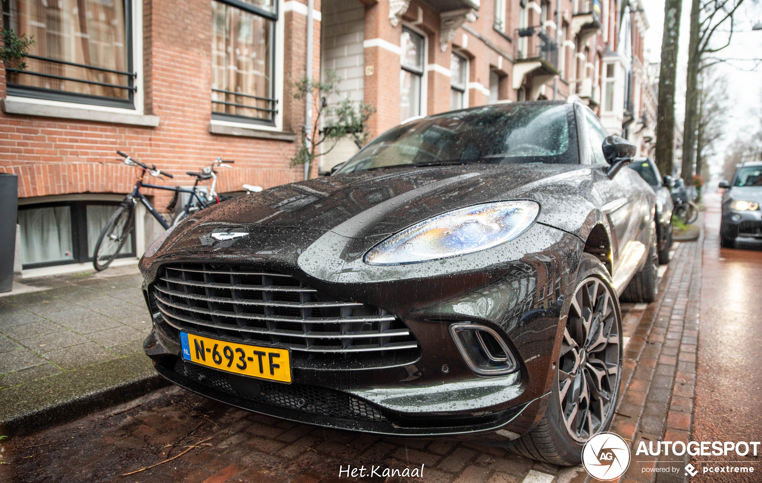 Aston Martin DBX