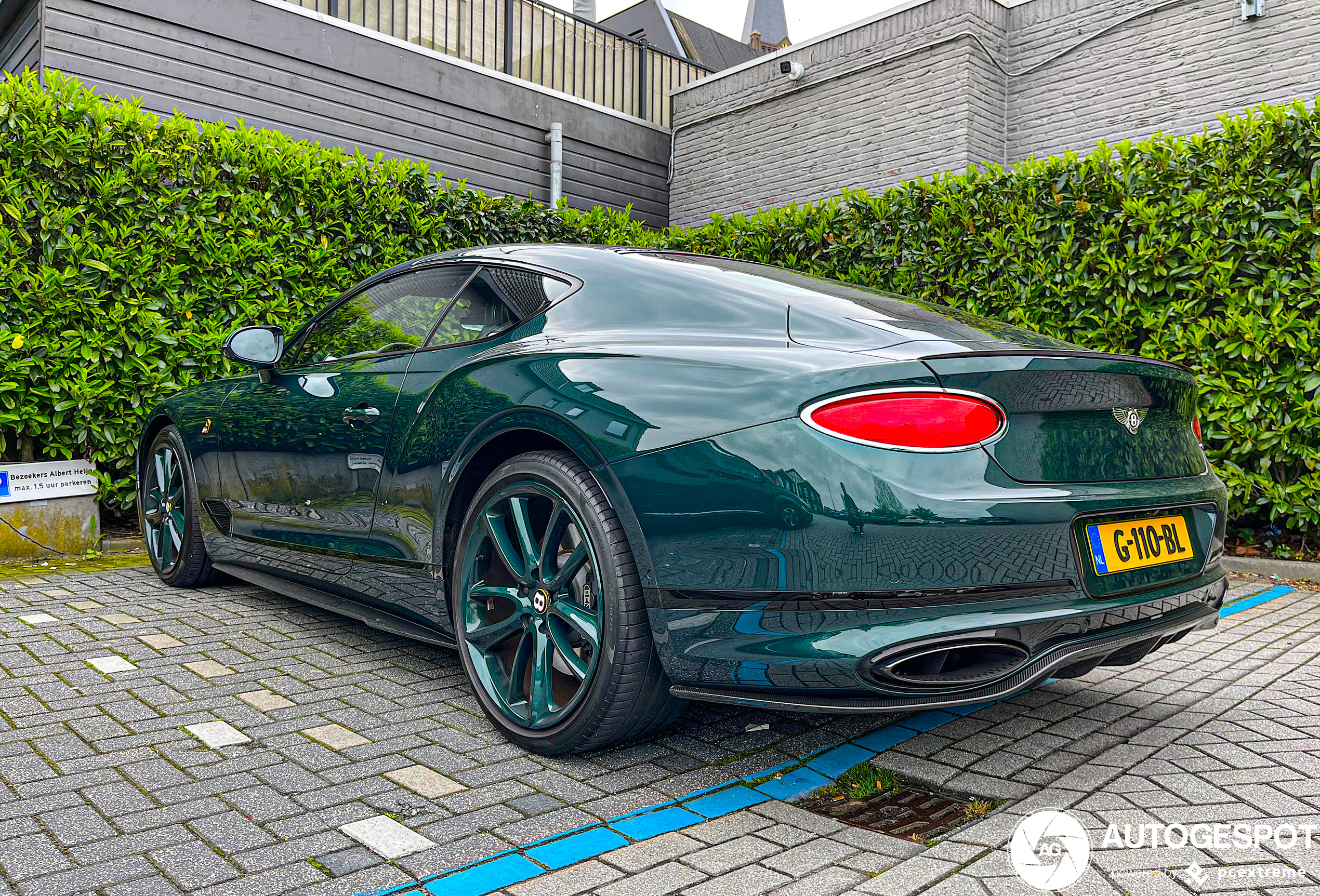 Beautiful bentley with body colored rims