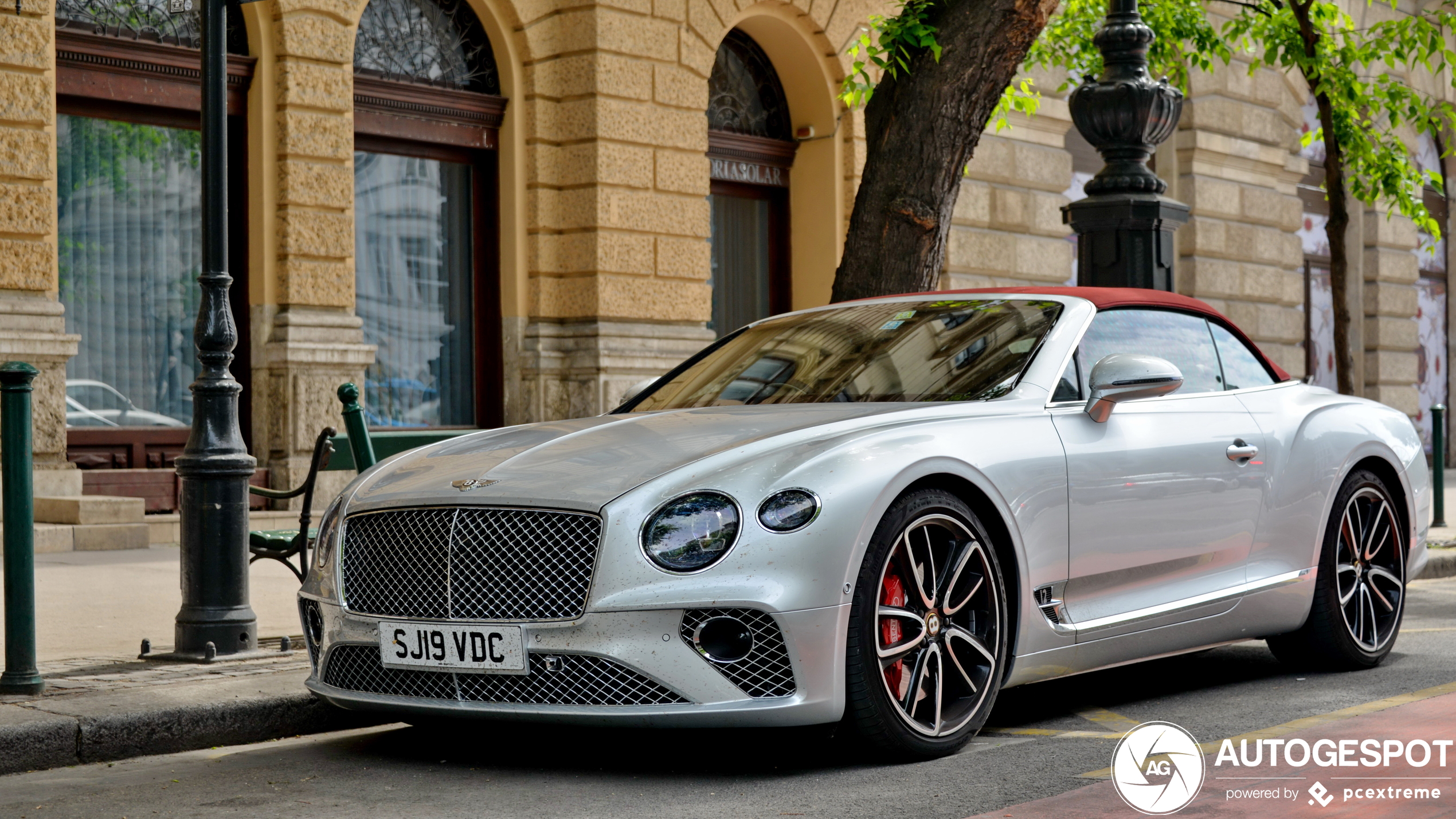 Bentley Continental GTC 2019