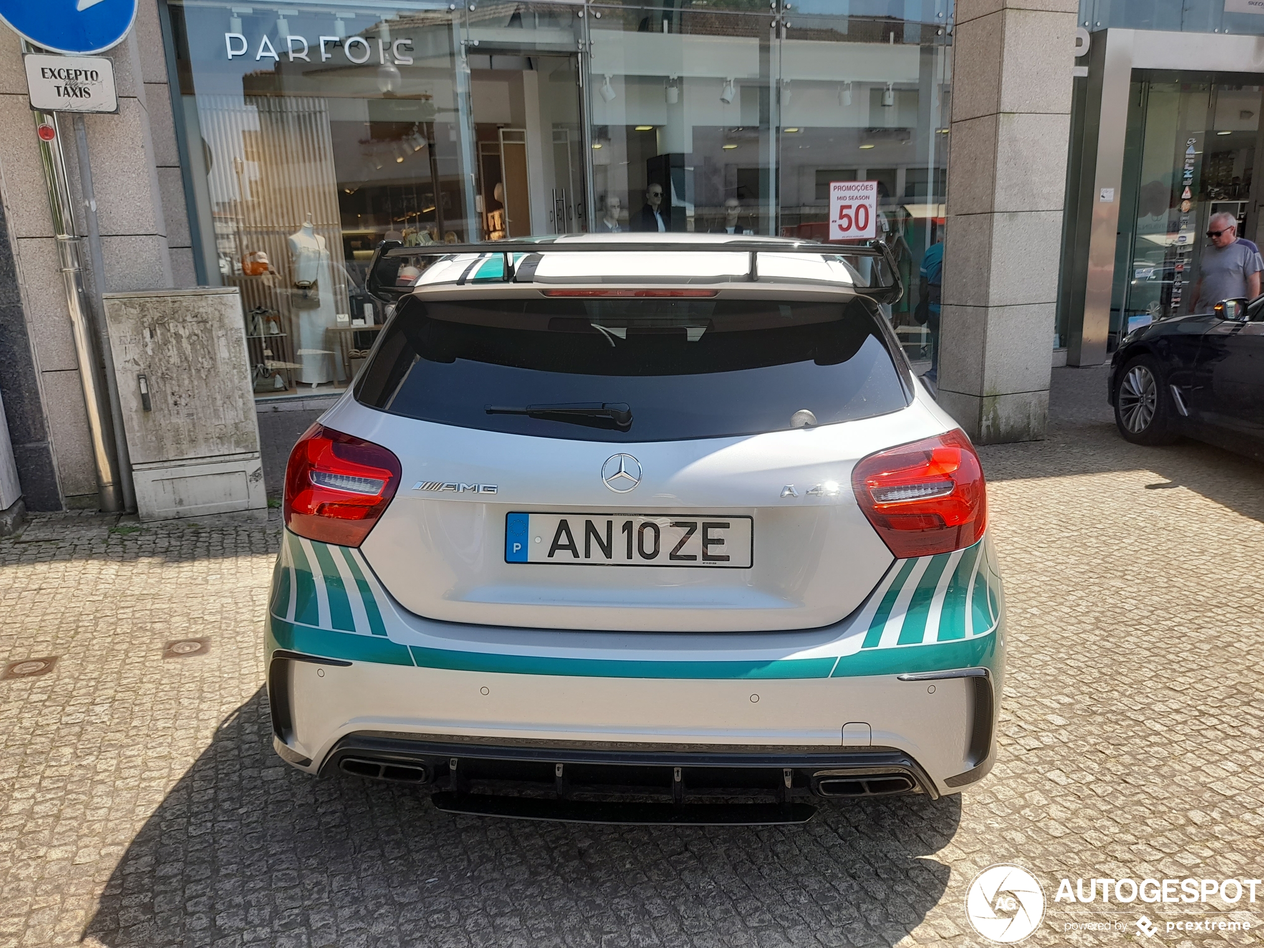 Mercedes-AMG A 45 W176 Petronas 2015 World Champions Edition