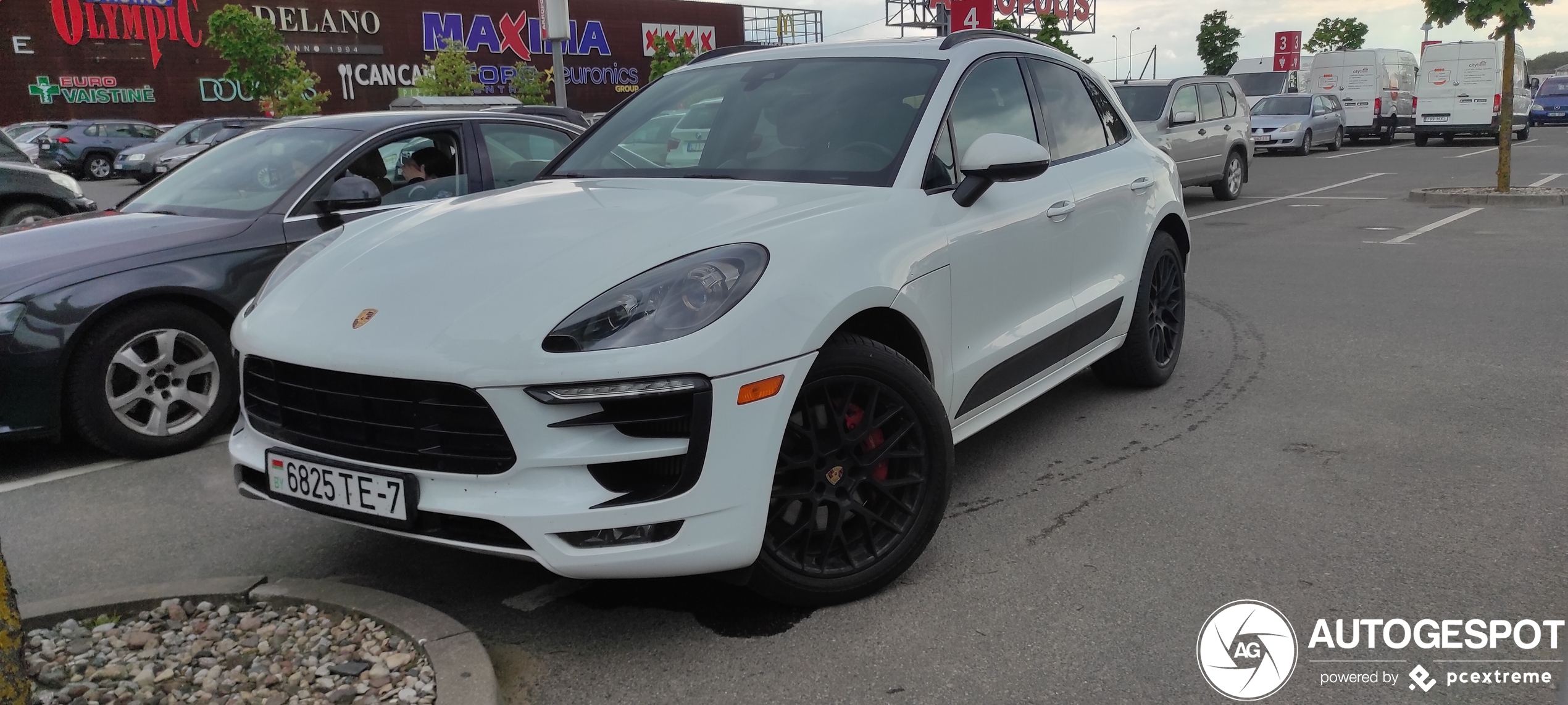 Porsche 95B Macan GTS