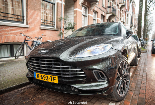 Aston Martin DBX