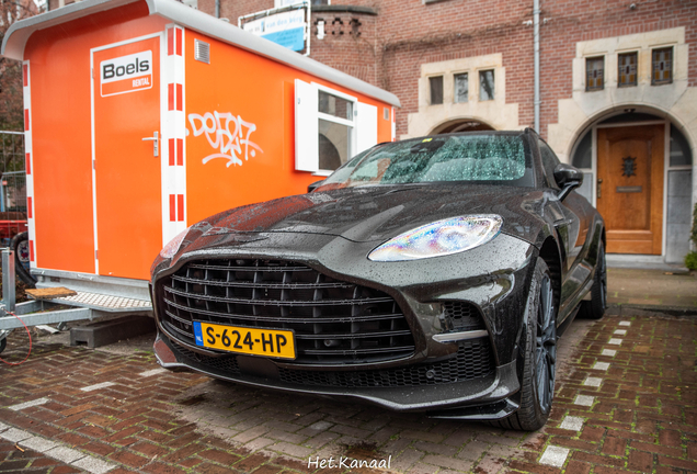 Aston Martin DBX707